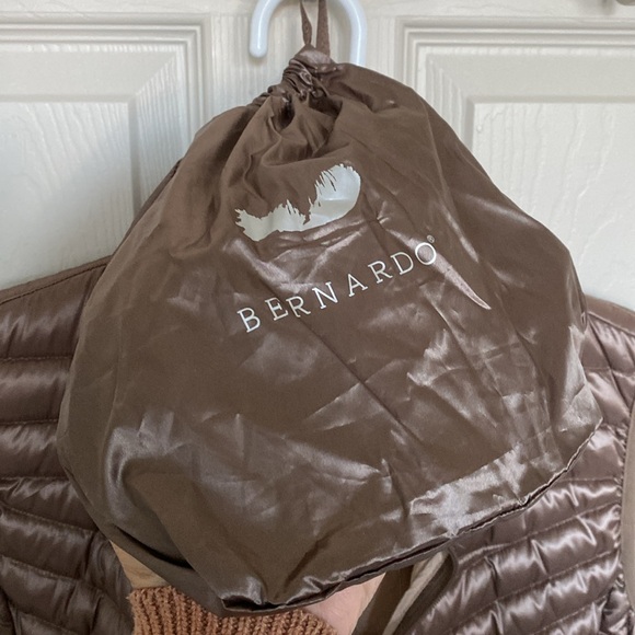 Bernardo Packable Puffer Vest Sz Med - Picture 11 of 15